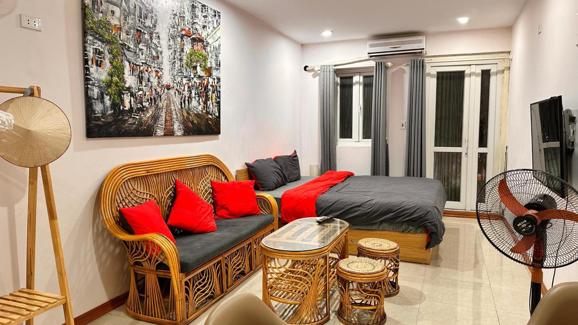 Central Entire House In Hanoi Beer Street — Photos 2